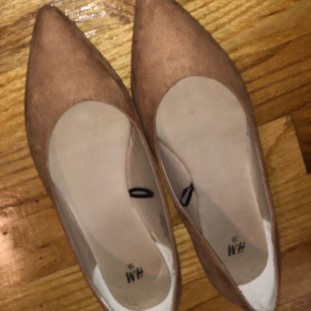 H&M Tan Flats. Size 38. Barely worn.
